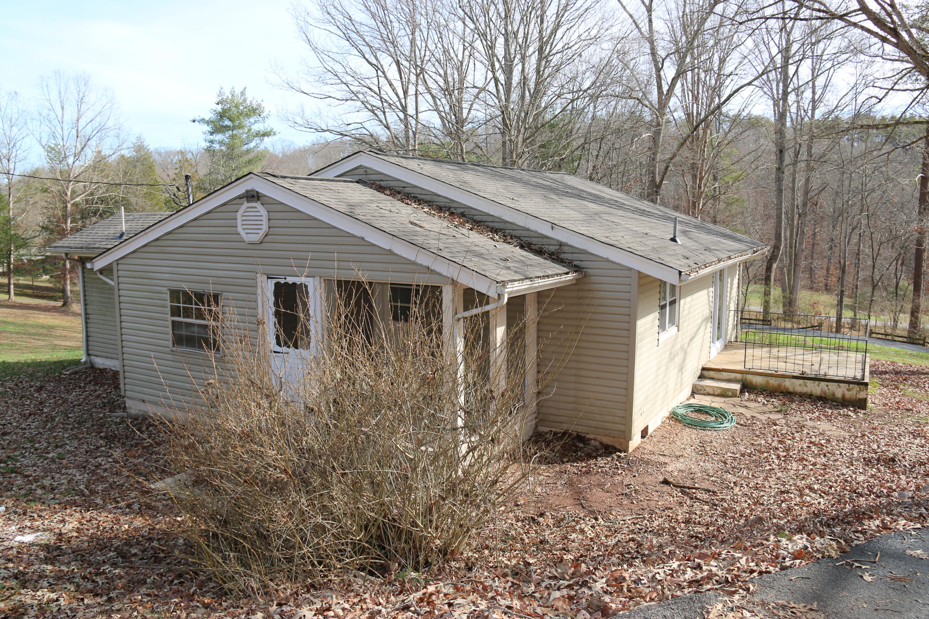 921 Deaderick Road Knoxville, TN 37920 - Photo 6 of 40 IMG_4059