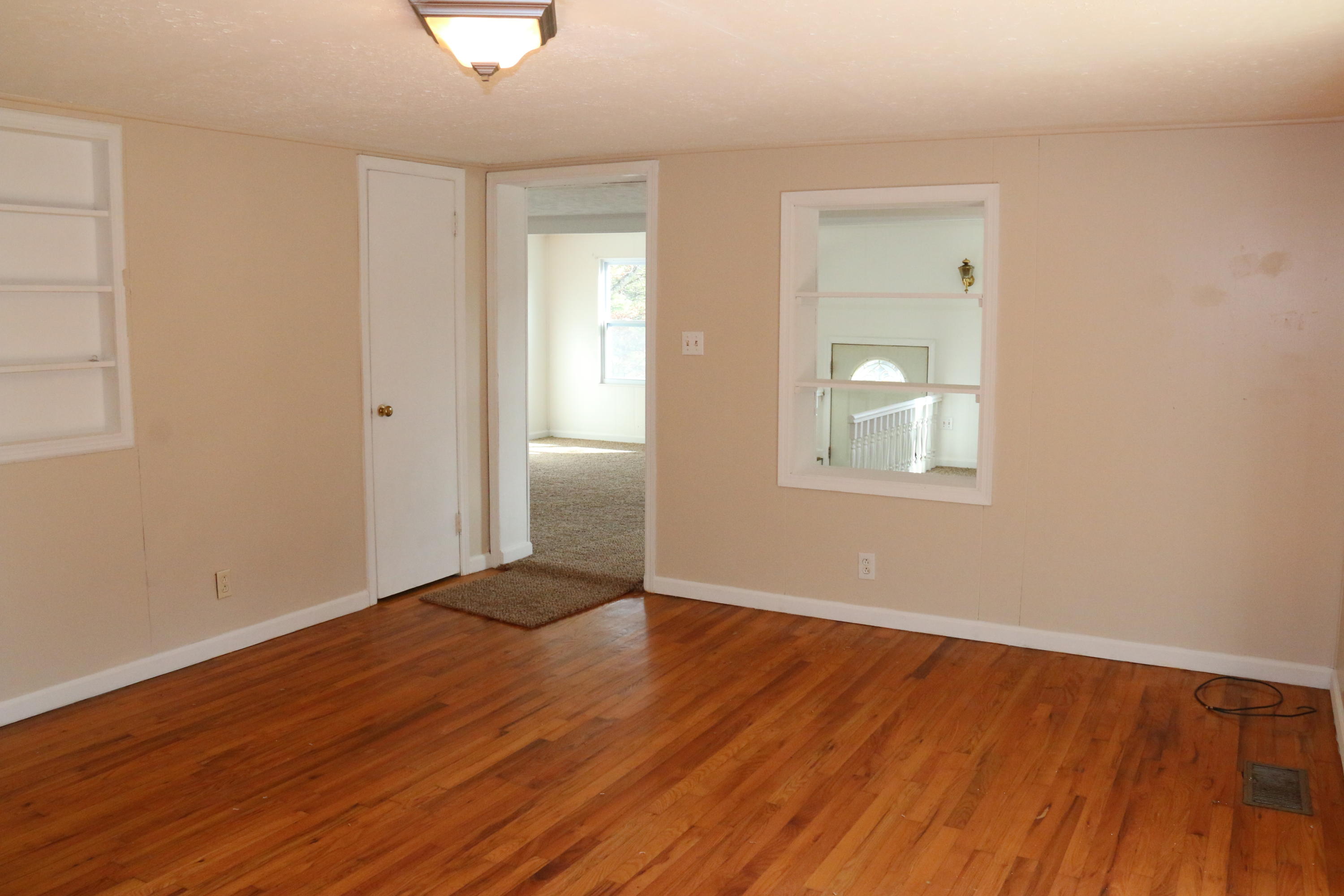 921 Deaderick Road Knoxville, TN 37920 - Photo 10 of 40 IMG_4107