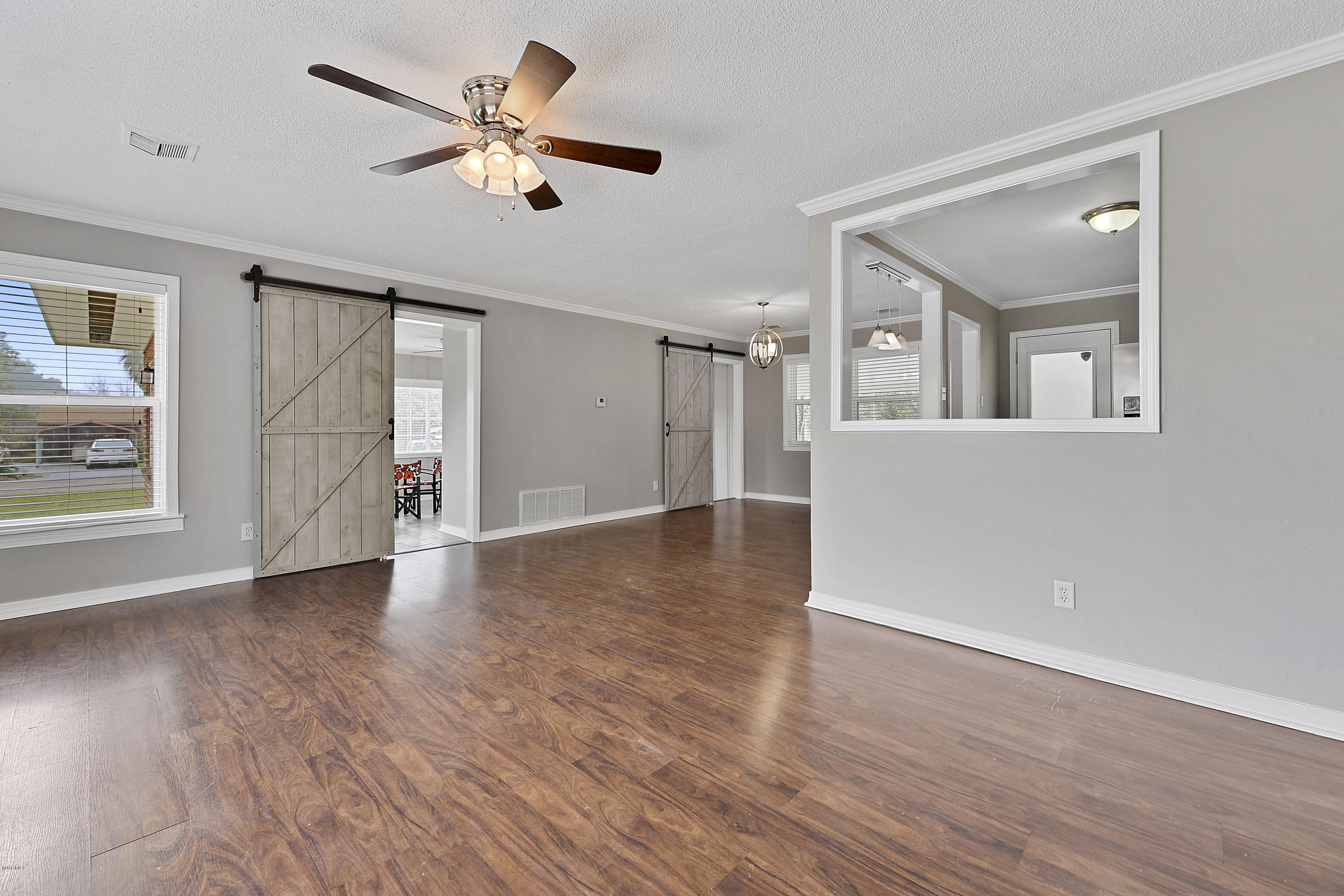 391 Old Popp's Ferry Road Biloxi, MS 39531 - Photo 4 of 21 004