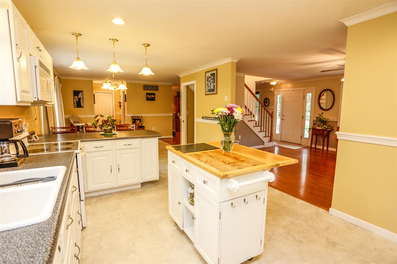 180 Maplewold Road Weare, NH 03281 - Photo 13 of 40