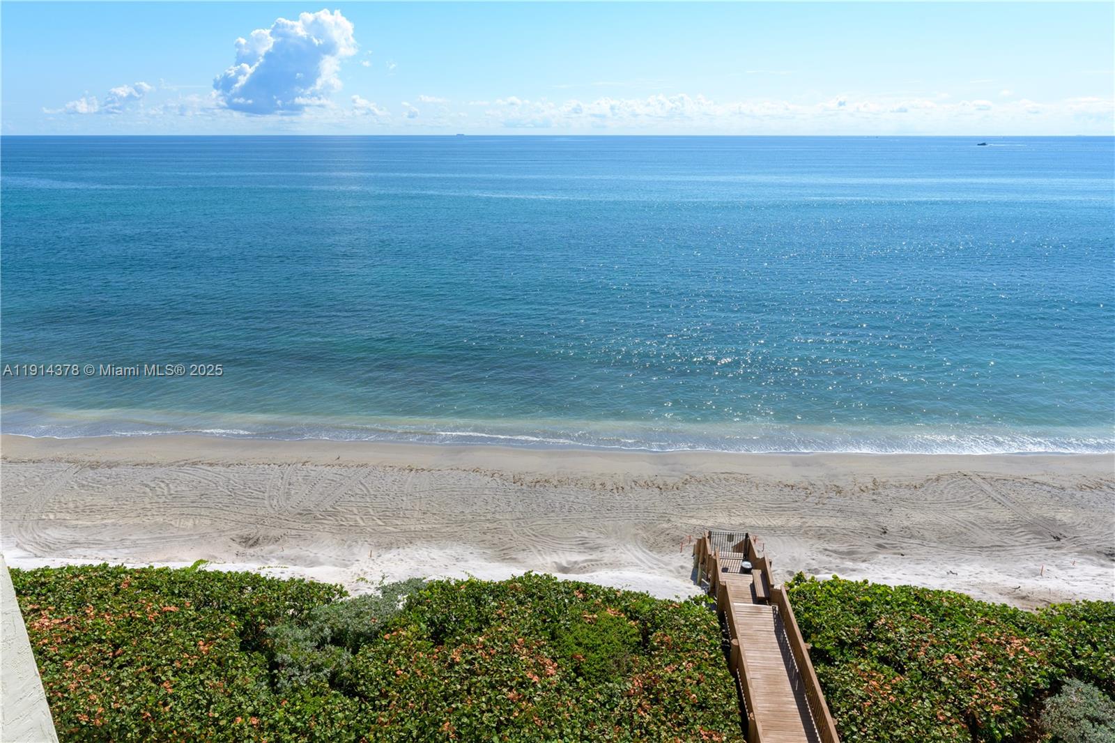 19670 South Beach Road, Unit PHB3 Tequesta, FL 33469 - Photo 19 of 38 a view of an ocean beach