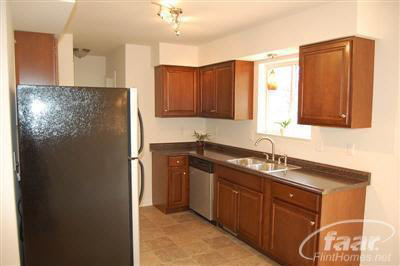 7392 North Nichols Road Flushing, MI 48433 - Photo 2 of 18 20192319-1.JPG
