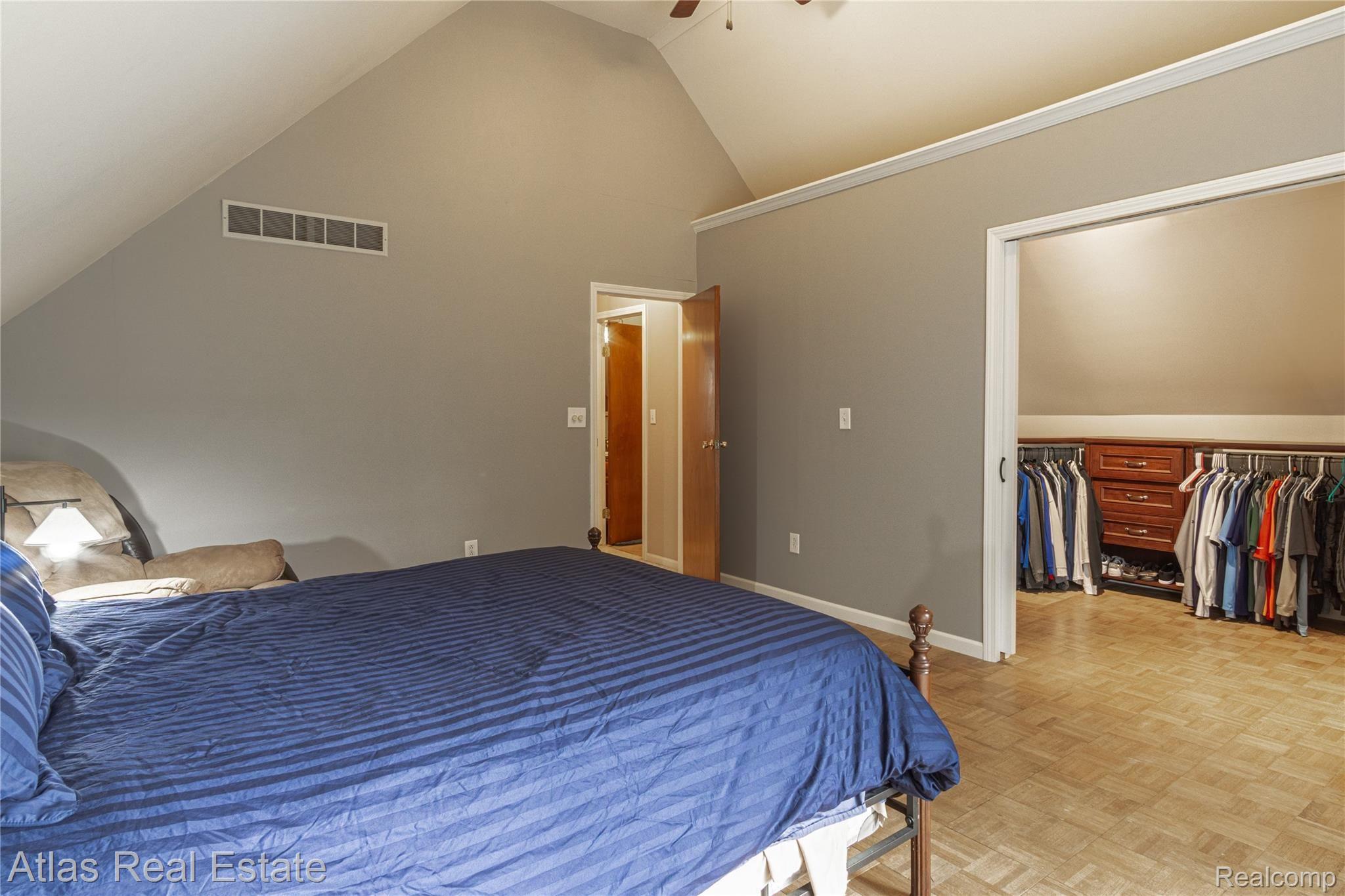 7414 Embury Road Grand Blanc, MI 48439 - Photo 31 of 42 Interiors (20 of 31).jpg
