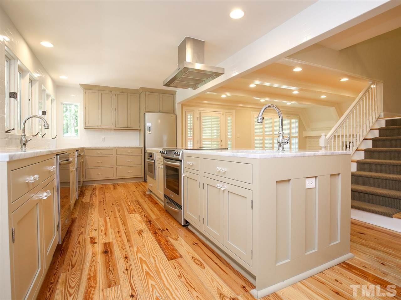 4807 Carteret Drive Raleigh, NC 27612 - Photo 7 of 30