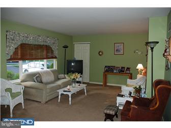 724 Raynham Road Collegeville, PA 19426 - Photo 7 of 12 Living Room