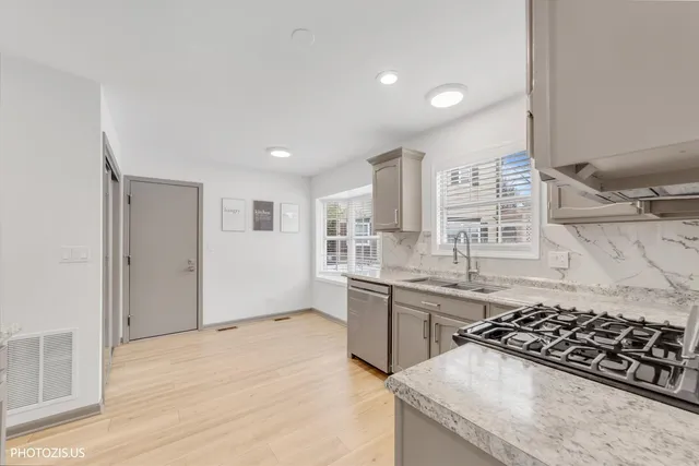 $359,000 | 526 Ascot Lane, Streamwood, IL 60107