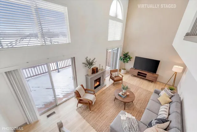 $359,000 | 526 Ascot Lane, Streamwood, IL 60107