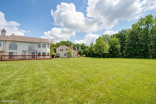 $359,000 | 526 Ascot Lane, Streamwood, IL 60107