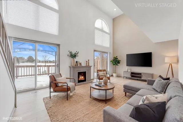 $359,000 | 526 Ascot Lane, Streamwood, IL 60107