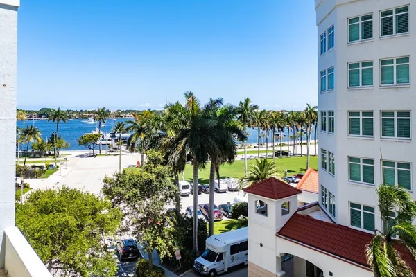 $4,000 | 255 Evernia Street, Unit 306, West Palm Beach, FL 33401