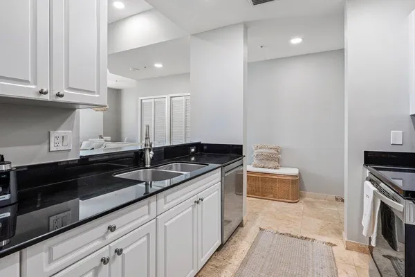 $4,000 | 255 Evernia Street, Unit 306, West Palm Beach, FL 33401