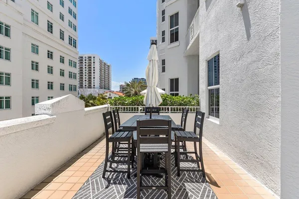 $4,000 | 255 Evernia Street, Unit 306, West Palm Beach, FL 33401