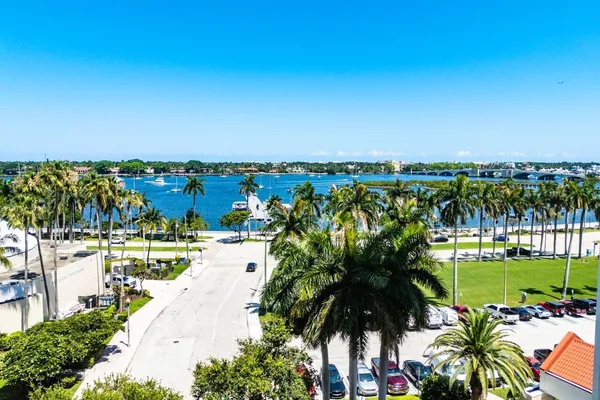 $4,000 | 255 Evernia Street, Unit 306, West Palm Beach, FL 33401