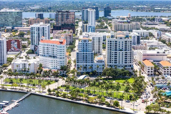$4,000 | 255 Evernia Street, Unit 306, West Palm Beach, FL 33401