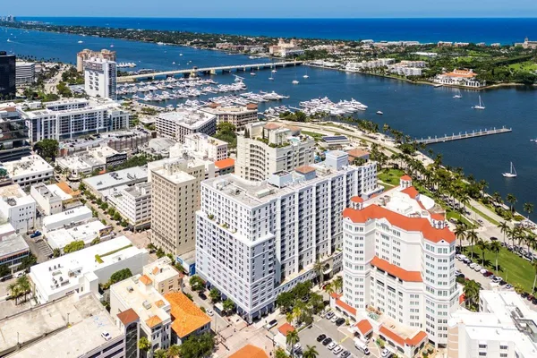 $4,000 | 255 Evernia Street, Unit 306, West Palm Beach, FL 33401