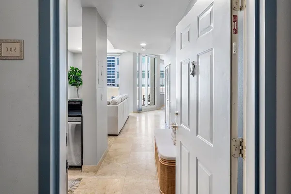 $4,000 | 255 Evernia Street, Unit 306, West Palm Beach, FL 33401
