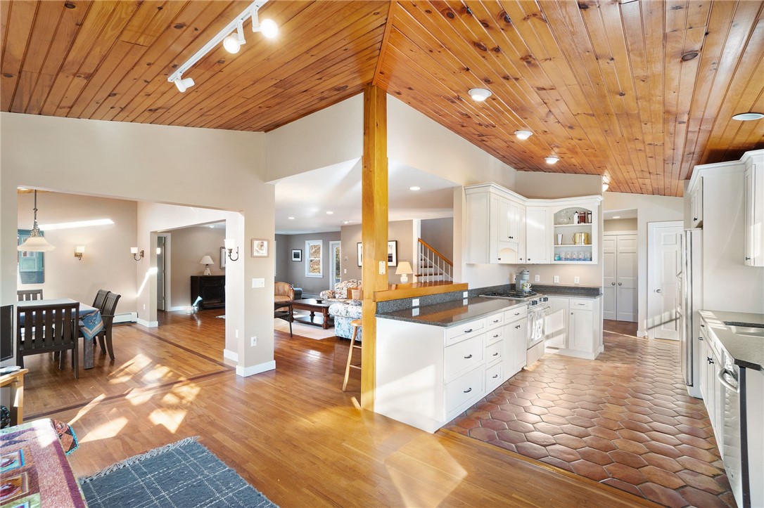 1304 Old Mill Road Block Island, RI 02807 - Photo 5 of 44