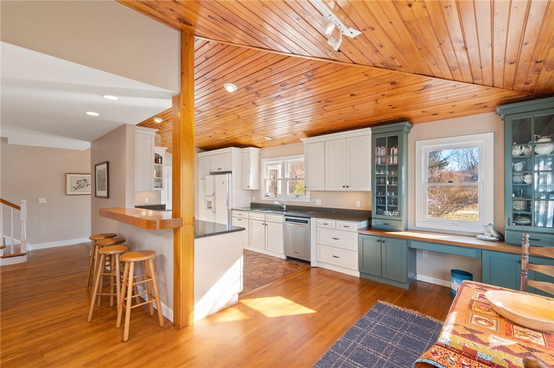 1304 Old Mill Road Block Island, RI 02807 - Photo 6 of 44