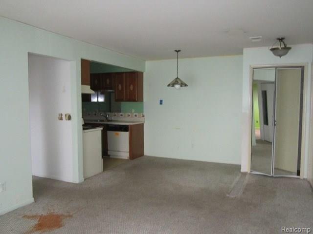 43284 Mound Road, Unit 401 Sterling Heights, MI 48314 - Photo 7 of 14 IMG_2468.JPG