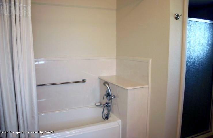 25401 Adkisson Road Canyon, TX 79015 - Photo 16 of 36 16-Master Bath 2