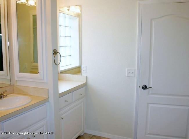 25401 Adkisson Road Canyon, TX 79015 - Photo 17 of 36 17-Master Bath 3