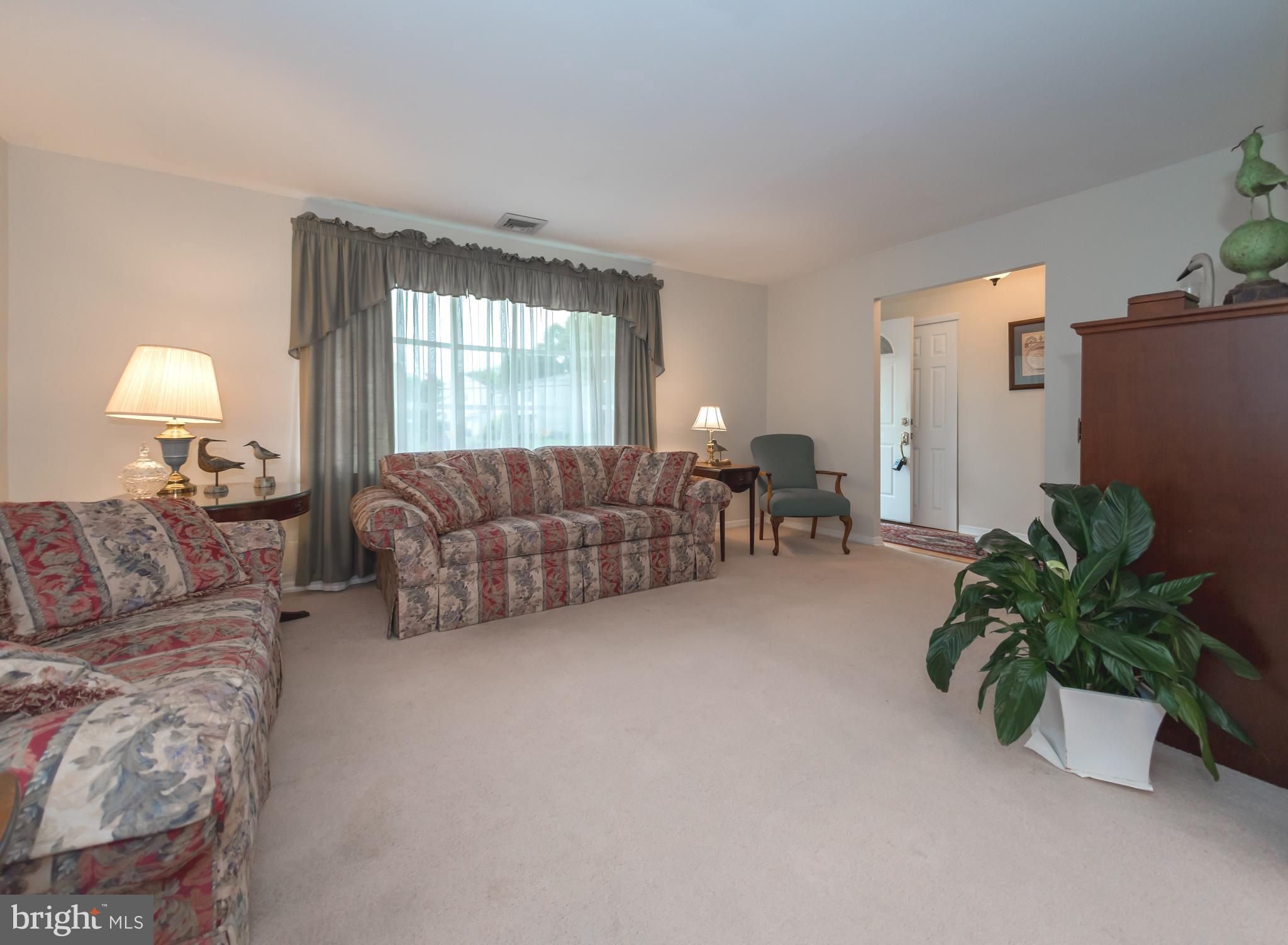 350 Davisville Road Warminster, PA 18974 - Photo 11 of 45 Living room