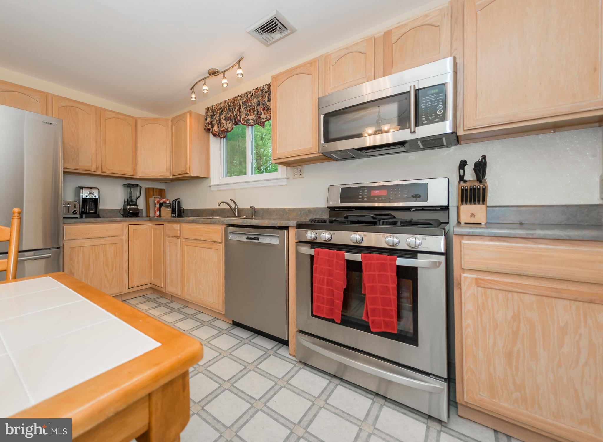 350 Davisville Road Warminster, PA 18974 - Photo 17 of 45 Kitchen