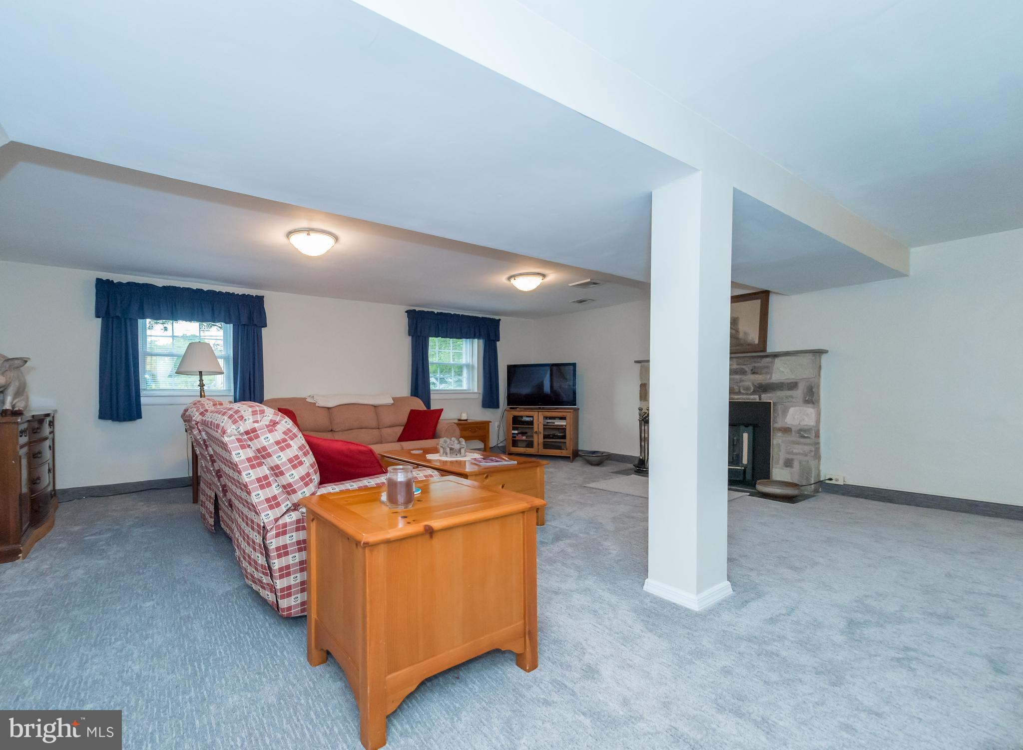 350 Davisville Road Warminster, PA 18974 - Photo 20 of 45 Family room