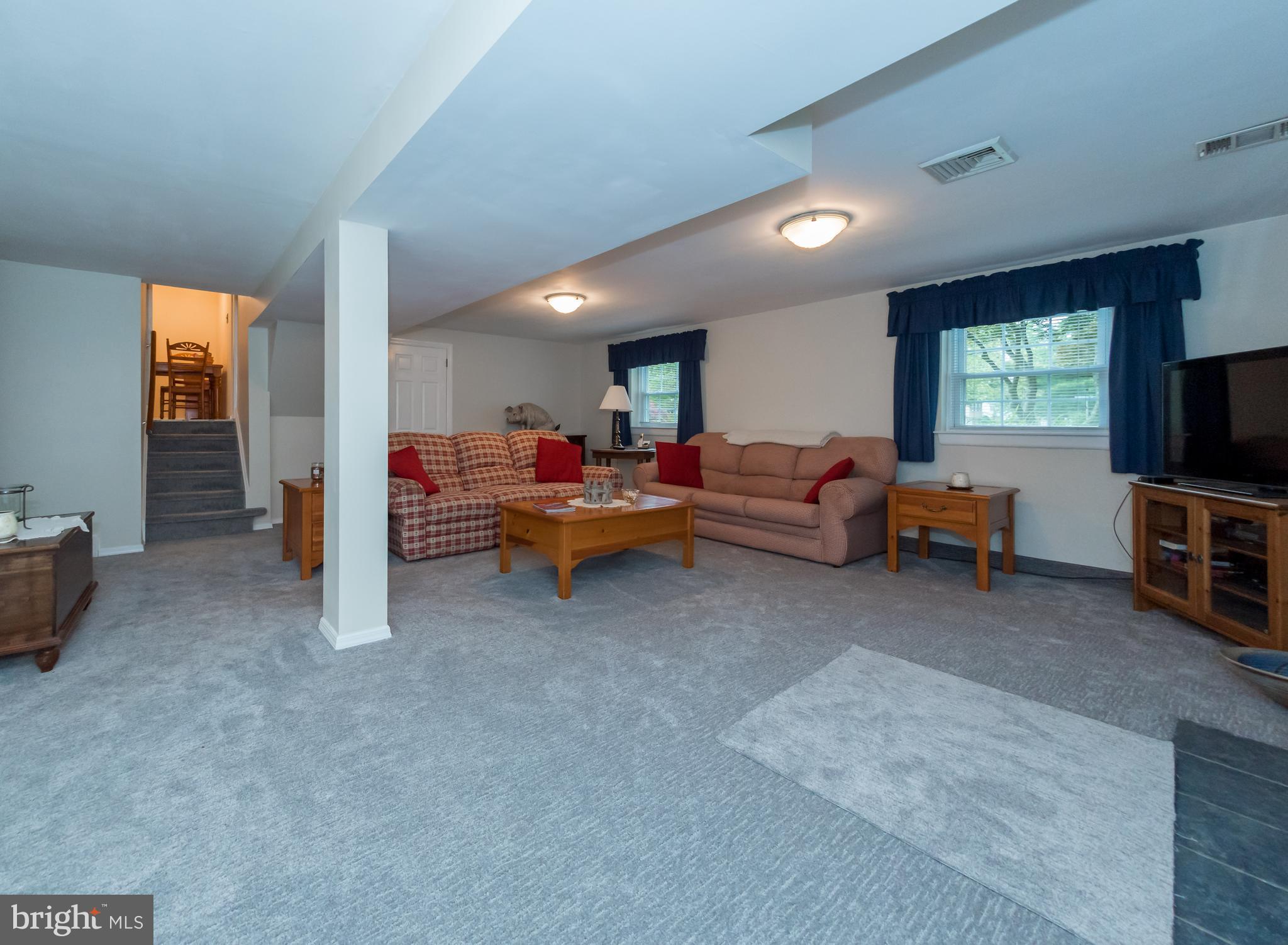 350 Davisville Road Warminster, PA 18974 - Photo 21 of 45 Family room
