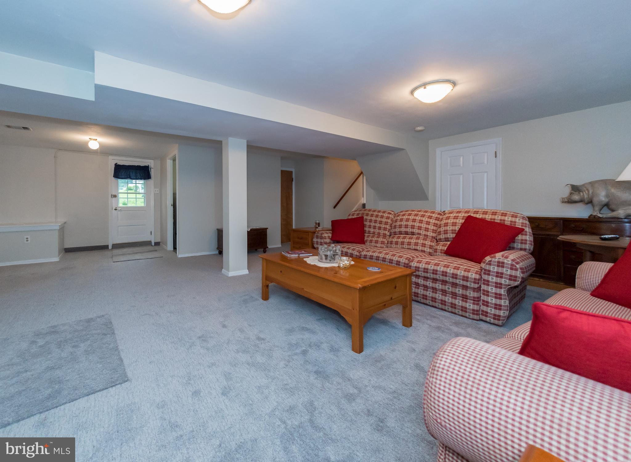 350 Davisville Road Warminster, PA 18974 - Photo 22 of 45 Family room