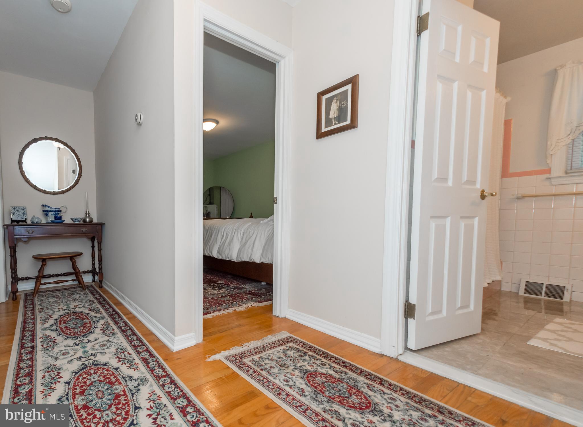 350 Davisville Road Warminster, PA 18974 - Photo 28 of 45 Second level hall