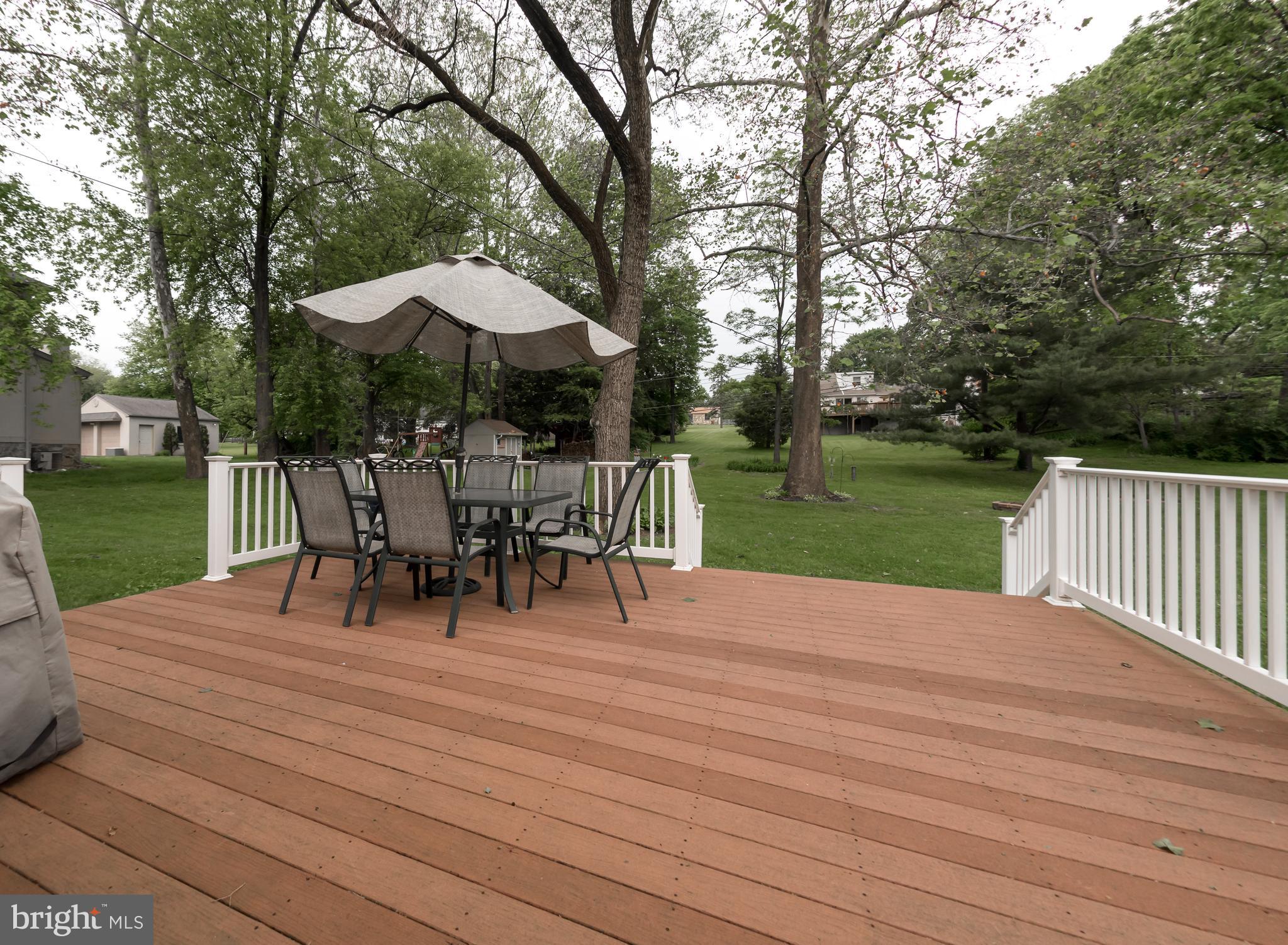 350 Davisville Road Warminster, PA 18974 - Photo 44 of 45 Deck -rear