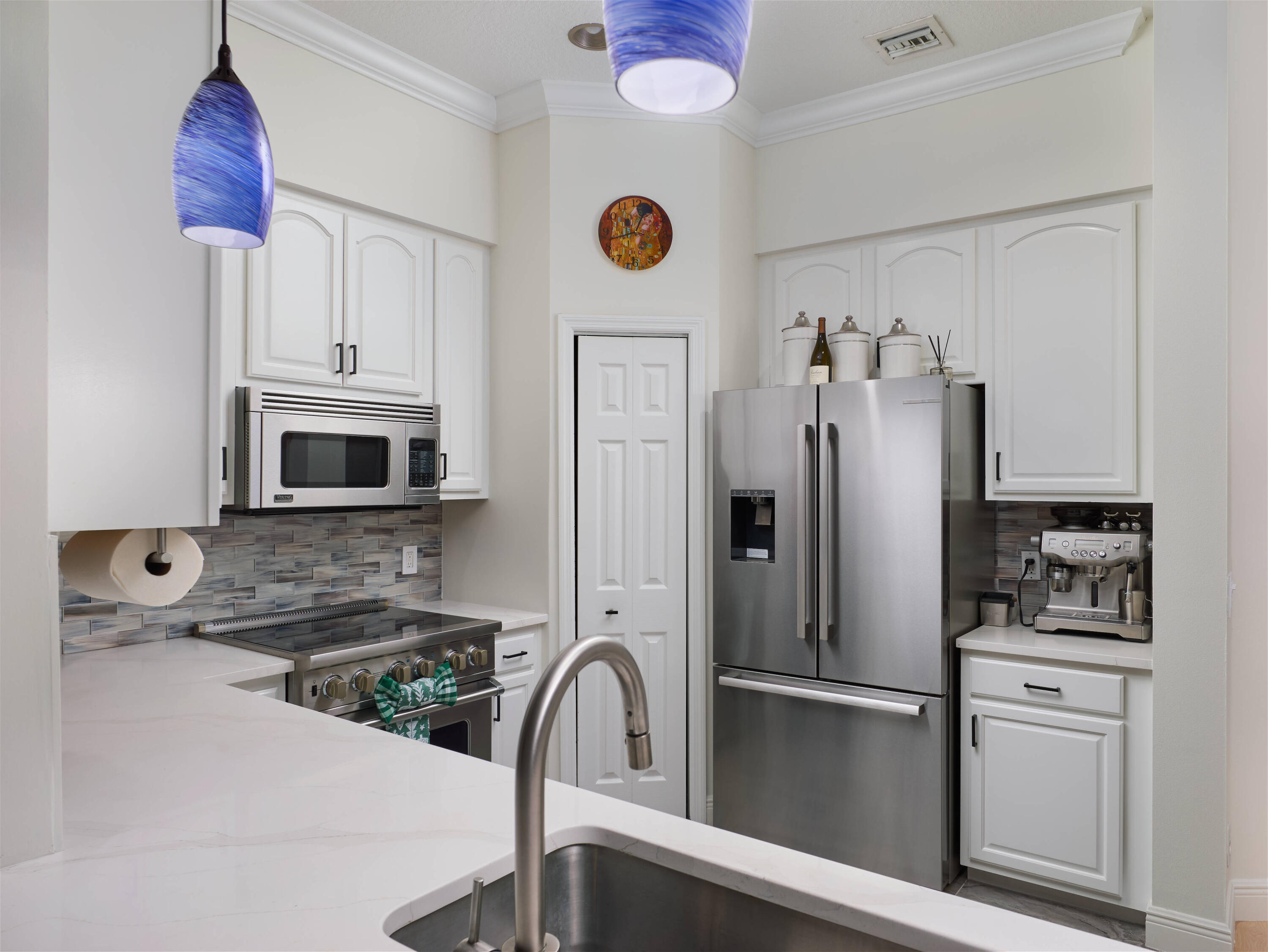 284 Clocktower Drive Jupiter, FL 33458 - Photo 3 of 28 Kitchen 3