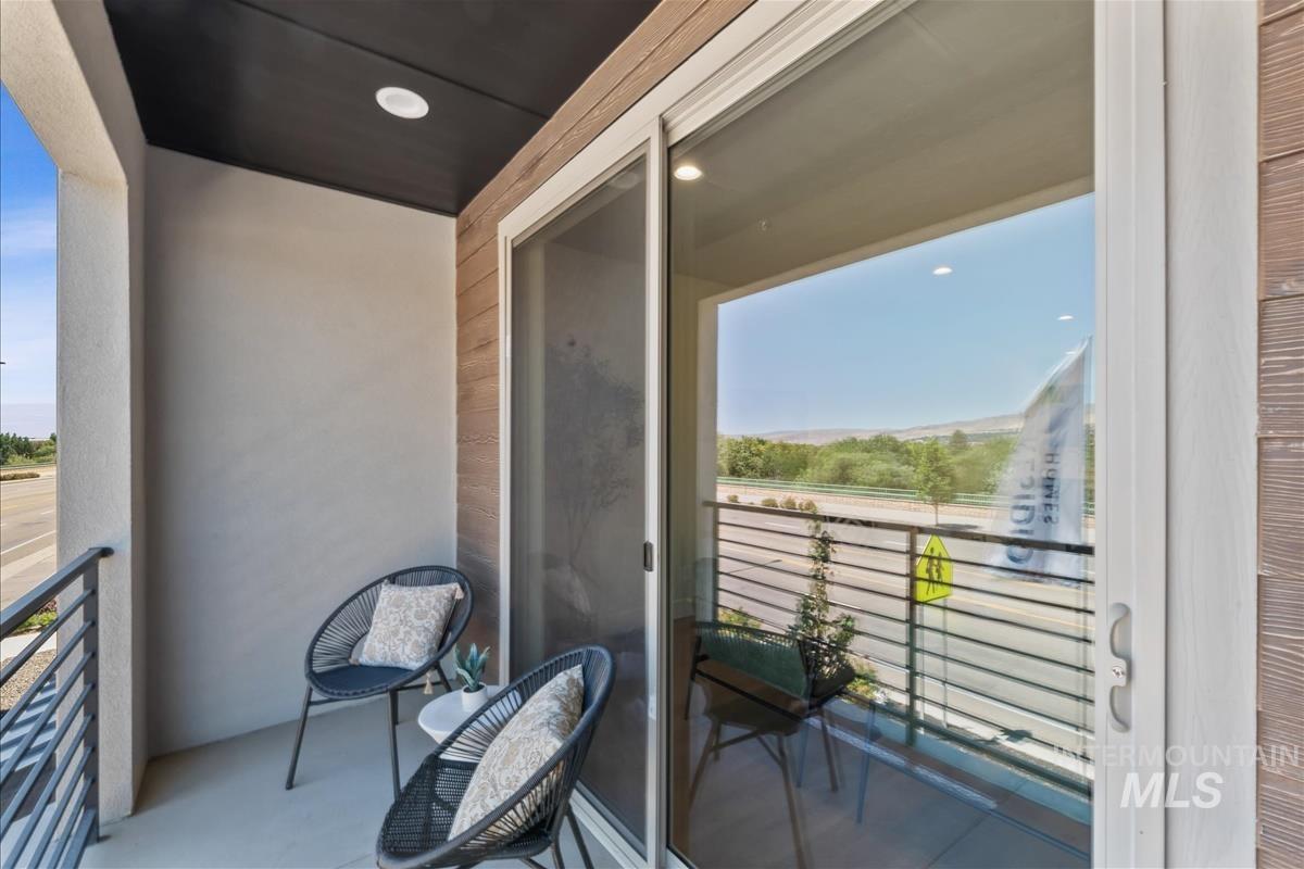 1703 South Federal Way Boise, ID 83705 - Photo 33 of 38 View of balcony