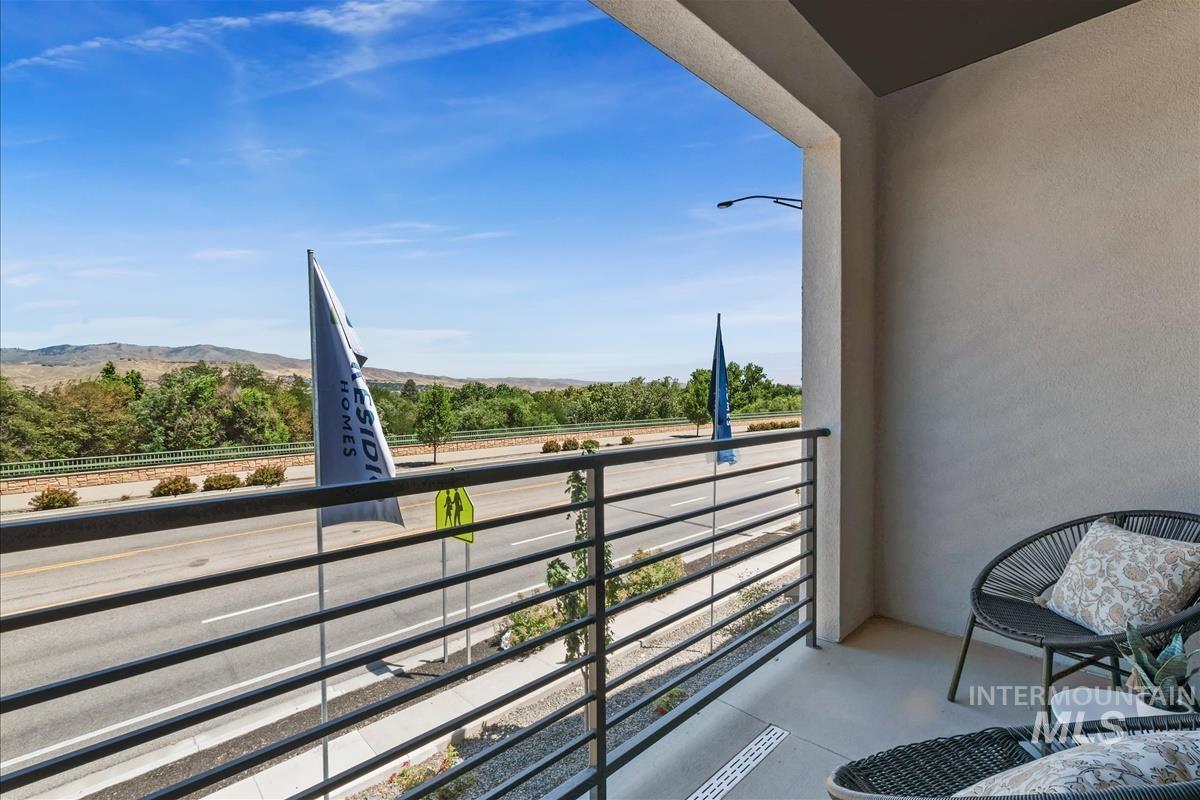 1703 South Federal Way Boise, ID 83705 - Photo 34 of 38 Balcony with a mountain view