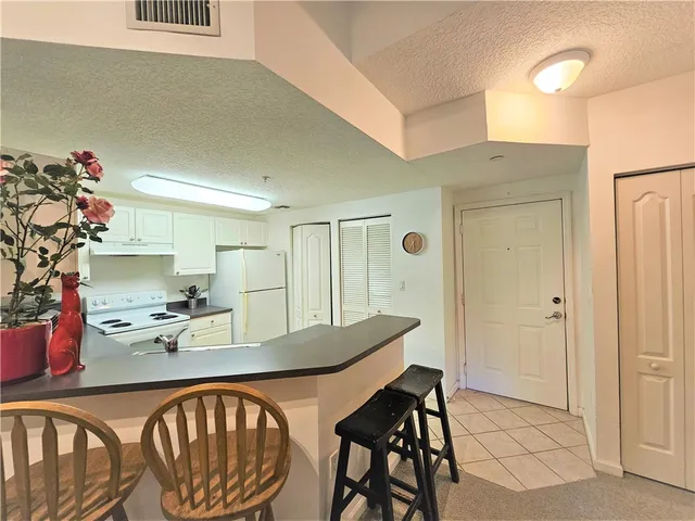 $1,800 | 5050 Fairways Circle, Unit E301, Vero Beach, FL 32967