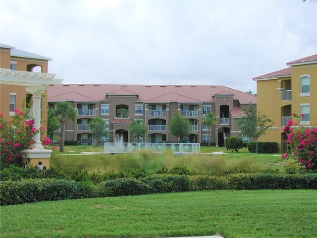 $1,800 | 5050 Fairways Circle, Unit E301, Vero Beach, FL 32967