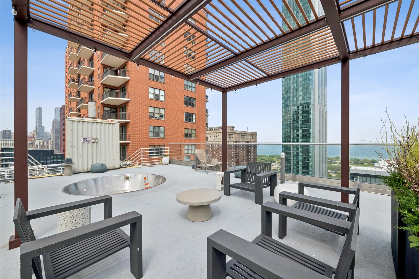 40 East 9th Street, Unit 1616 Chicago, IL 60605 - Photo 25 of 33
