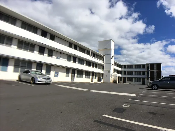 $2,000 | 98-114 Lipoa Place, Unit 305, Aiea, HI 96701