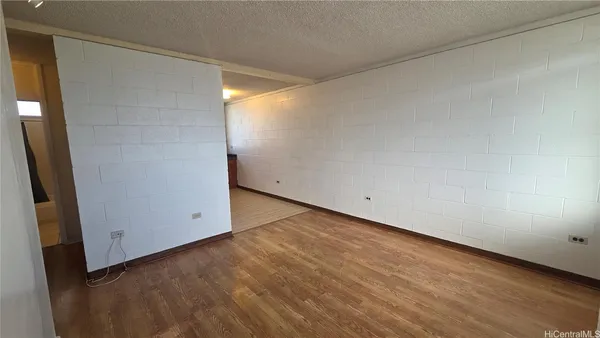 $2,000 | 98-114 Lipoa Place, Unit 305, Aiea, HI 96701