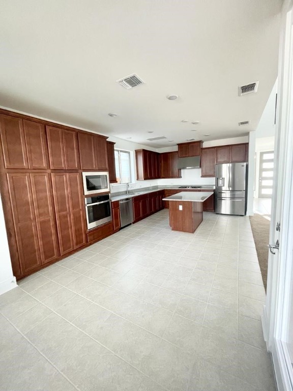 9101 Spire View Austin, TX 78744 - Photo 12 of 29 a view of a kitchen with furniture and kitchen