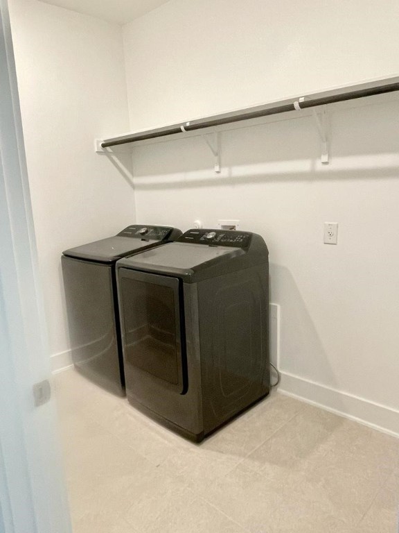 9101 Spire View Austin, TX 78744 - Photo 14 of 29 a close up of a sink