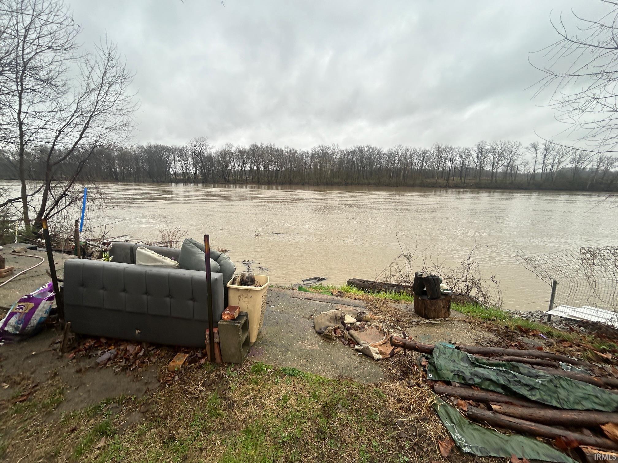 4013 Pottawatomie Road Logansport, IN 46947 - Photo 2 of 19