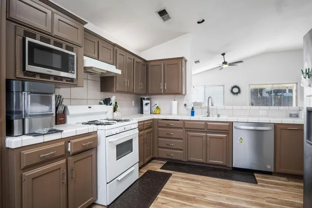 $465,000 | 2417 East Omaha Avenue, Fresno, CA 93720