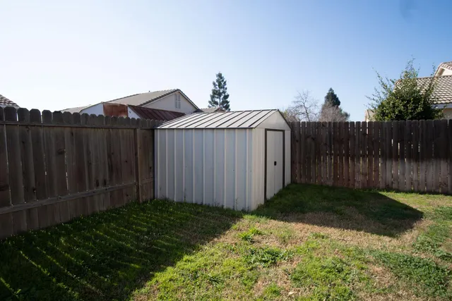 $465,000 | 2417 East Omaha Avenue, Fresno, CA 93720