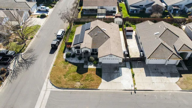 $465,000 | 2417 East Omaha Avenue, Fresno, CA 93720