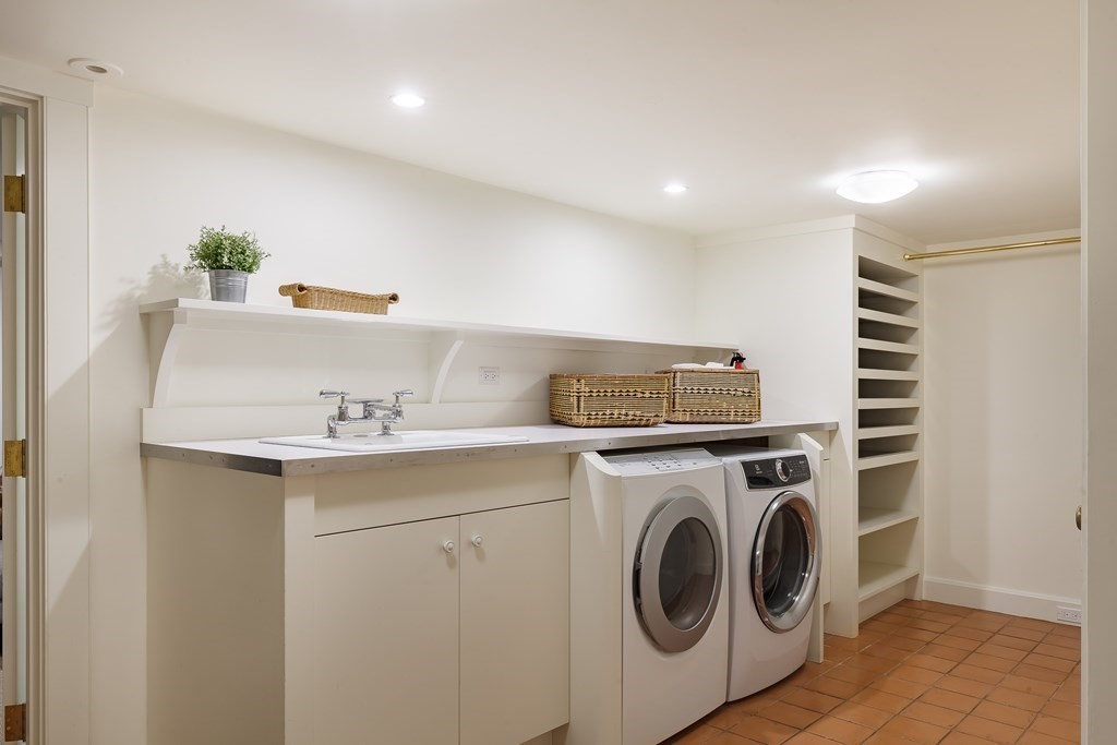 11 Hemlock Road Cambridge, MA 02138 - Photo 32 of 35 a utility room with dryer and washer