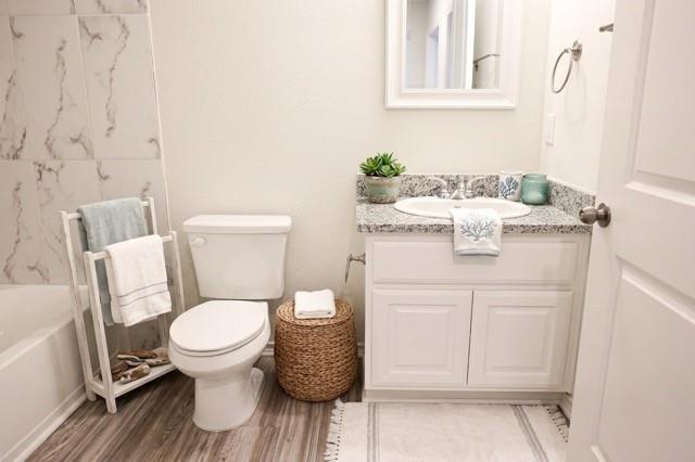 802 South 5th Street, Unit 1 Bonham, TX 75418 - Photo 10 of 25 Bathroom