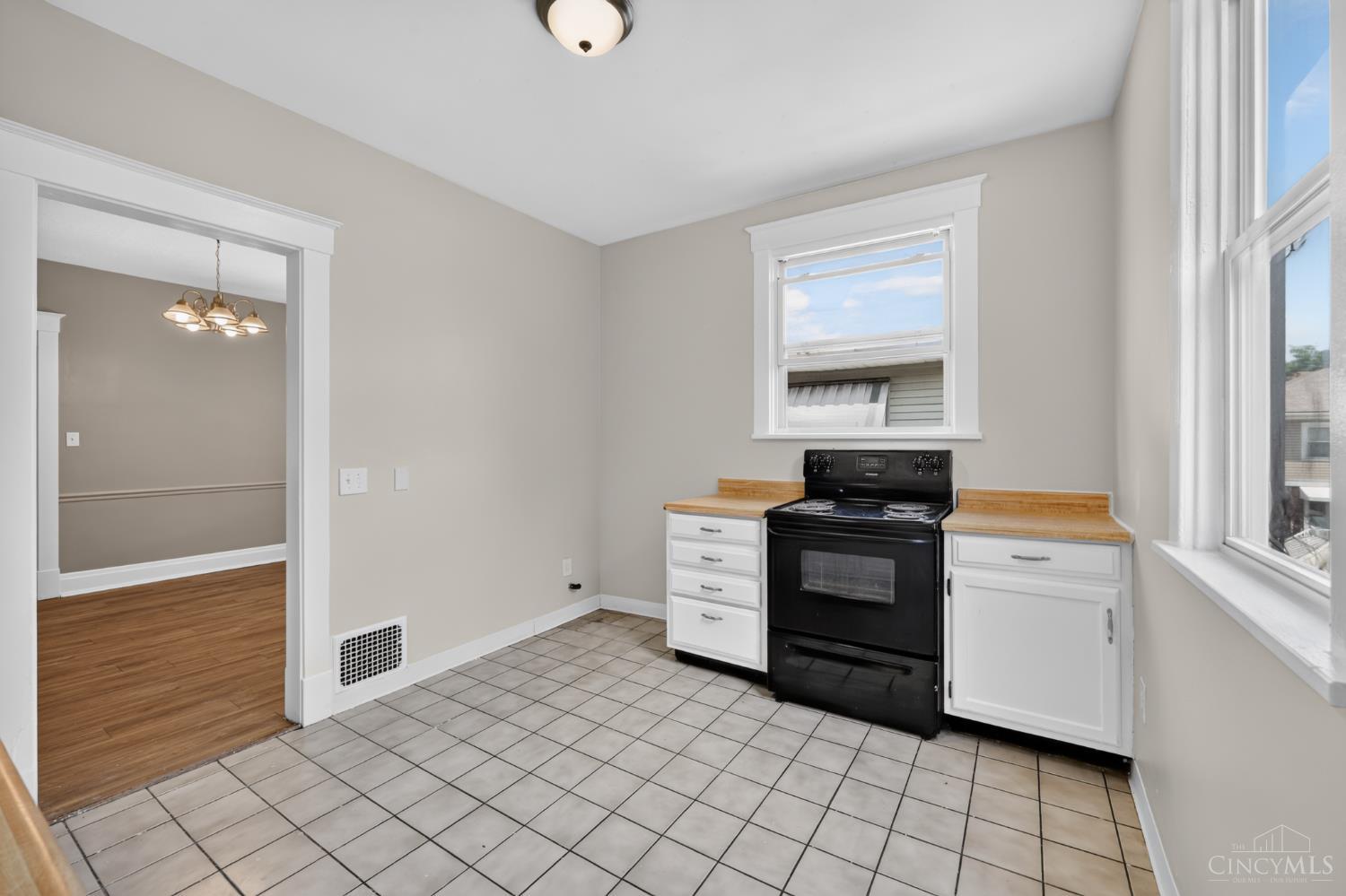 4679 Rapid Run Road Cincinnati, OH 45238 - Photo 11 of 30