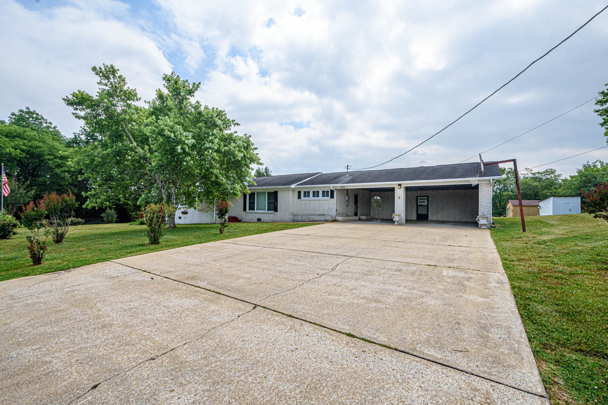 657 Prospect Road Pulaski, TN 38478 - Photo 2 of 50 a front view of house with yard and green space